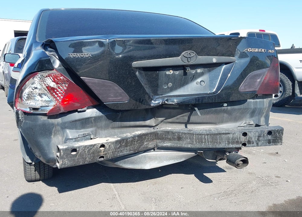 2000 TOYOTA AVALON XLS VIN: 4T1BF28B7YU047289