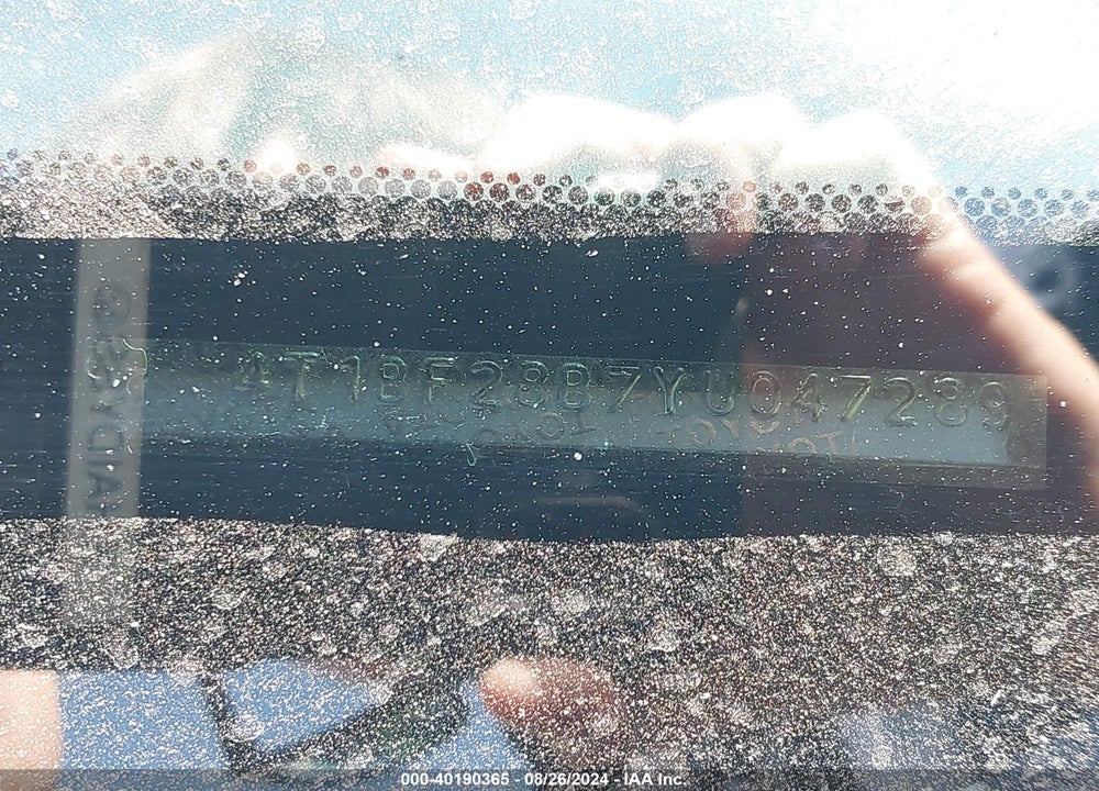 2000 TOYOTA AVALON XLS VIN: 4T1BF28B7YU047289