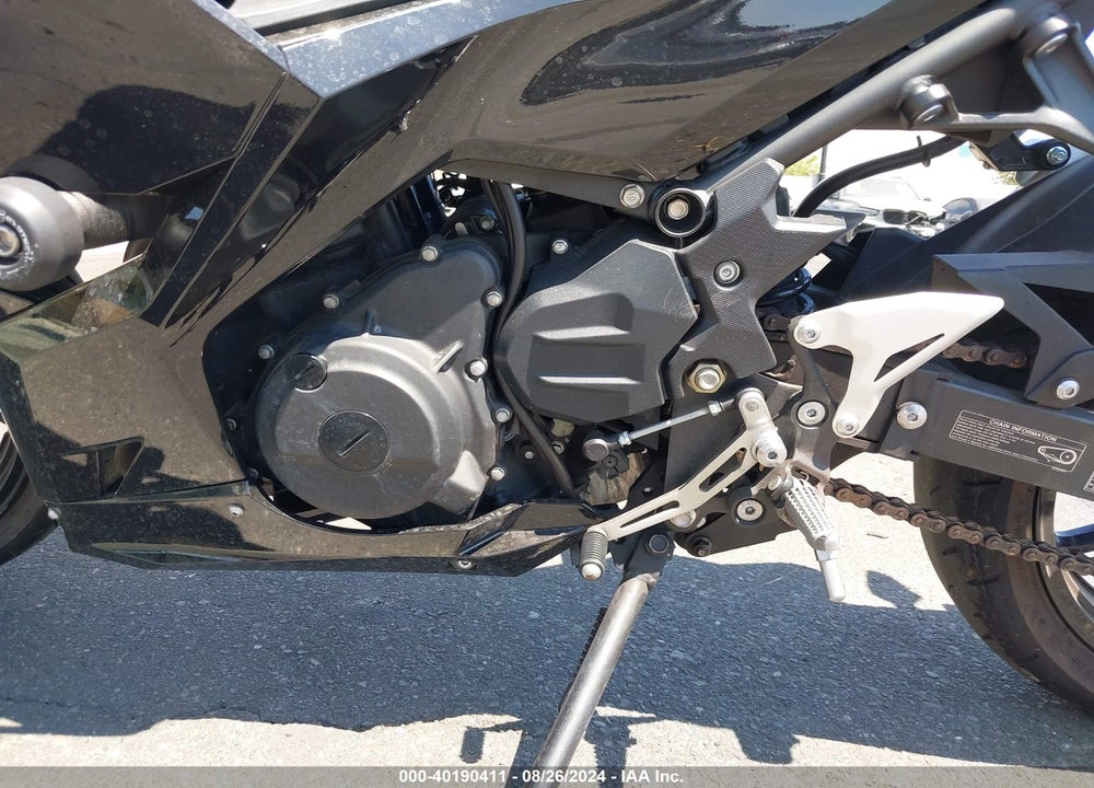 2019 KAWASAKI EX400 VIN: JKAEXKH15KDA31912