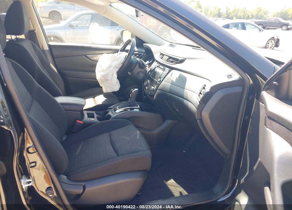 2019 NISSAN ROGUE SV VIN: JN8AT2MV5KW381247