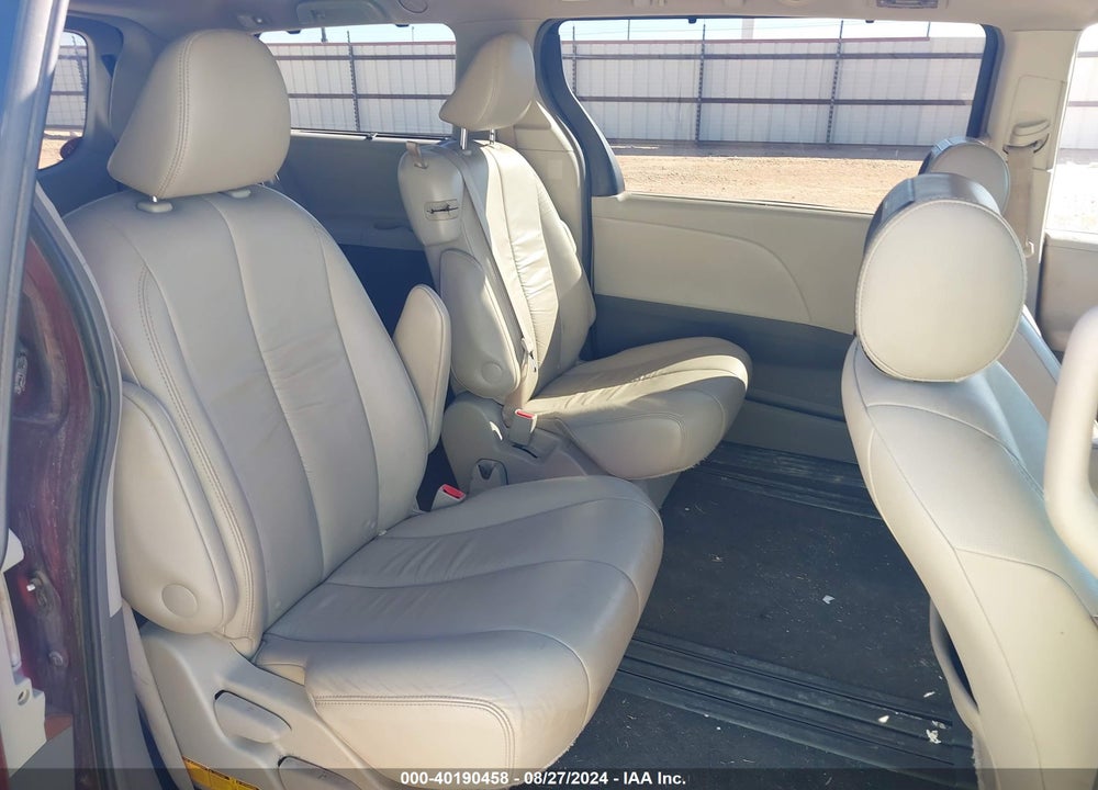 2011 TOYOTA SIENNA XLE V6 VIN: 5TDYK3DCXBS027547