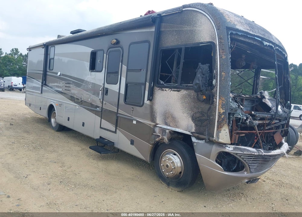 2004 FLEETWOOD WORKHORSE VIN: 5B4WP67G543390834
