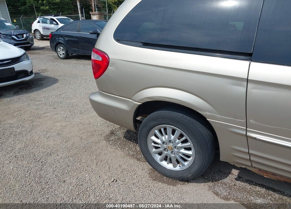 2002 CHRYSLER TOWN & COUNTRY LIMITED VIN: 2C8GP64L82R676351