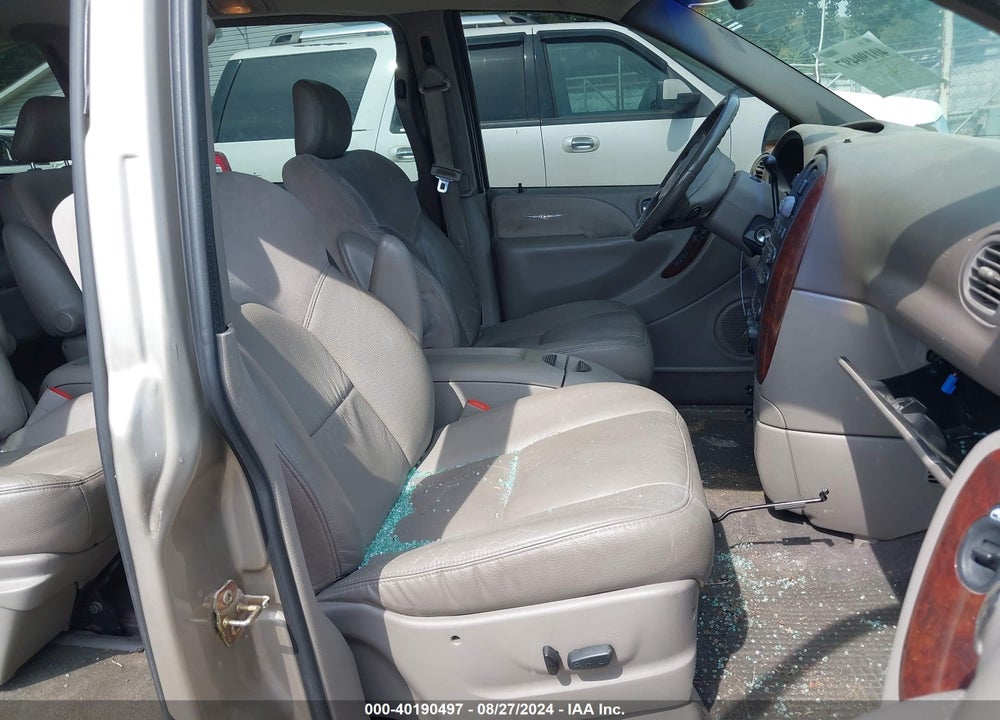 2002 CHRYSLER TOWN & COUNTRY LIMITED VIN: 2C8GP64L82R676351