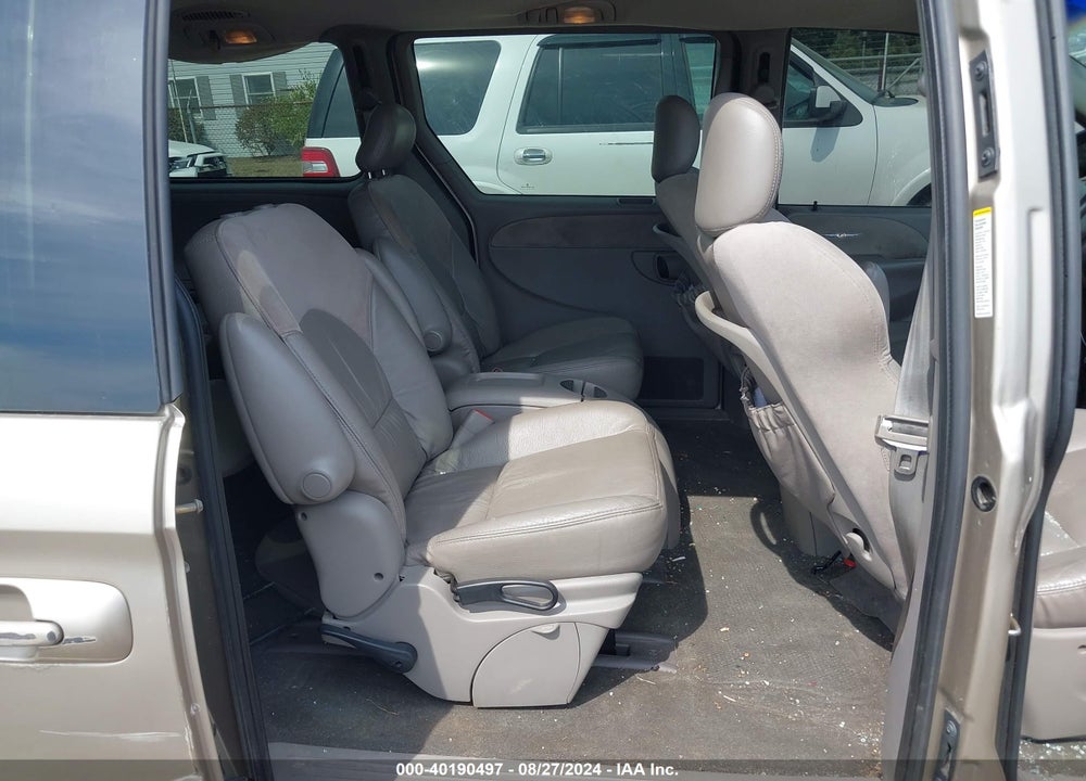 2002 CHRYSLER TOWN & COUNTRY LIMITED VIN: 2C8GP64L82R676351