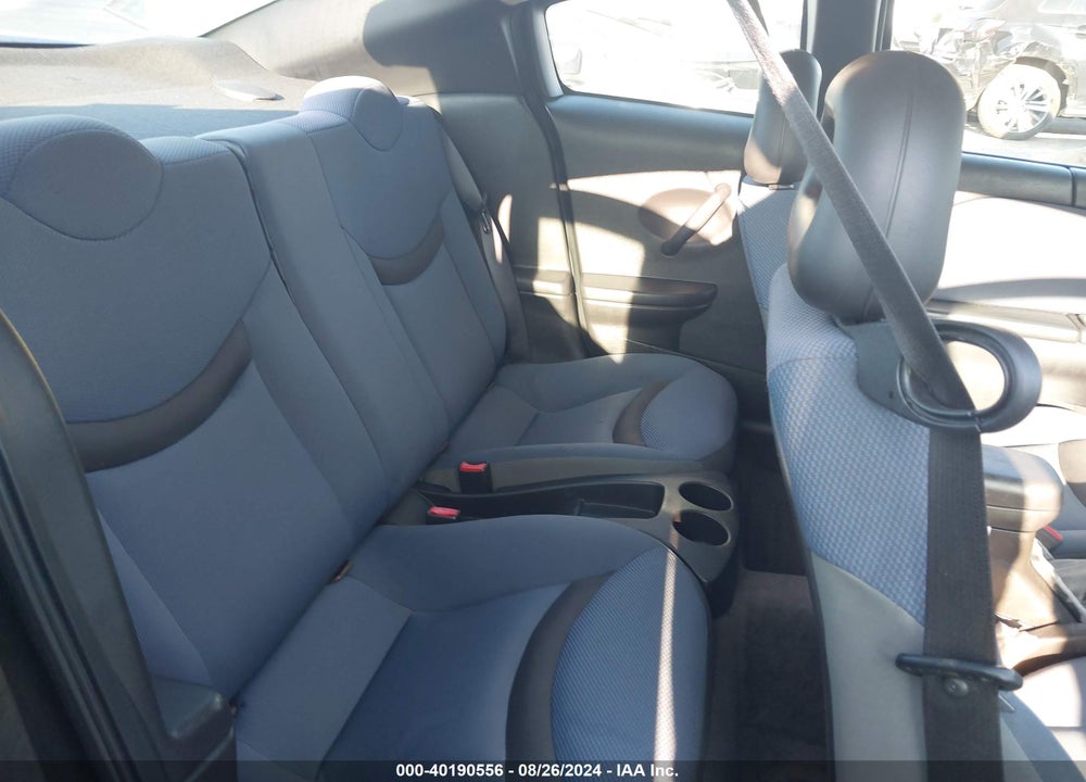 2004 SATURN ION 2 VIN: 1G8AN12F94Z136099