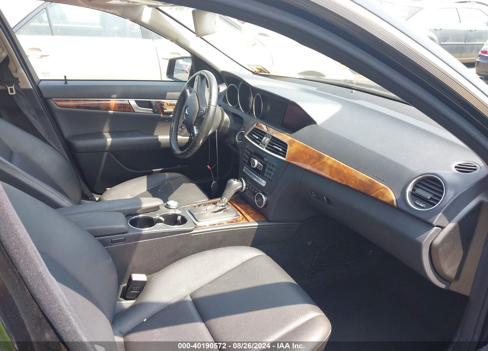 2012 MERCEDES-BENZ C 300 LUXURY 4MATIC/SPORT 4MATIC VIN: WDDGF8BB8CR226397