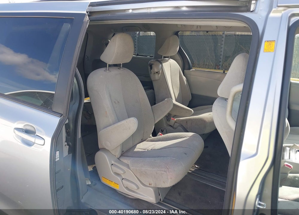 2011 TOYOTA SIENNA LE VIN: 5TDKA3DC5BS003679