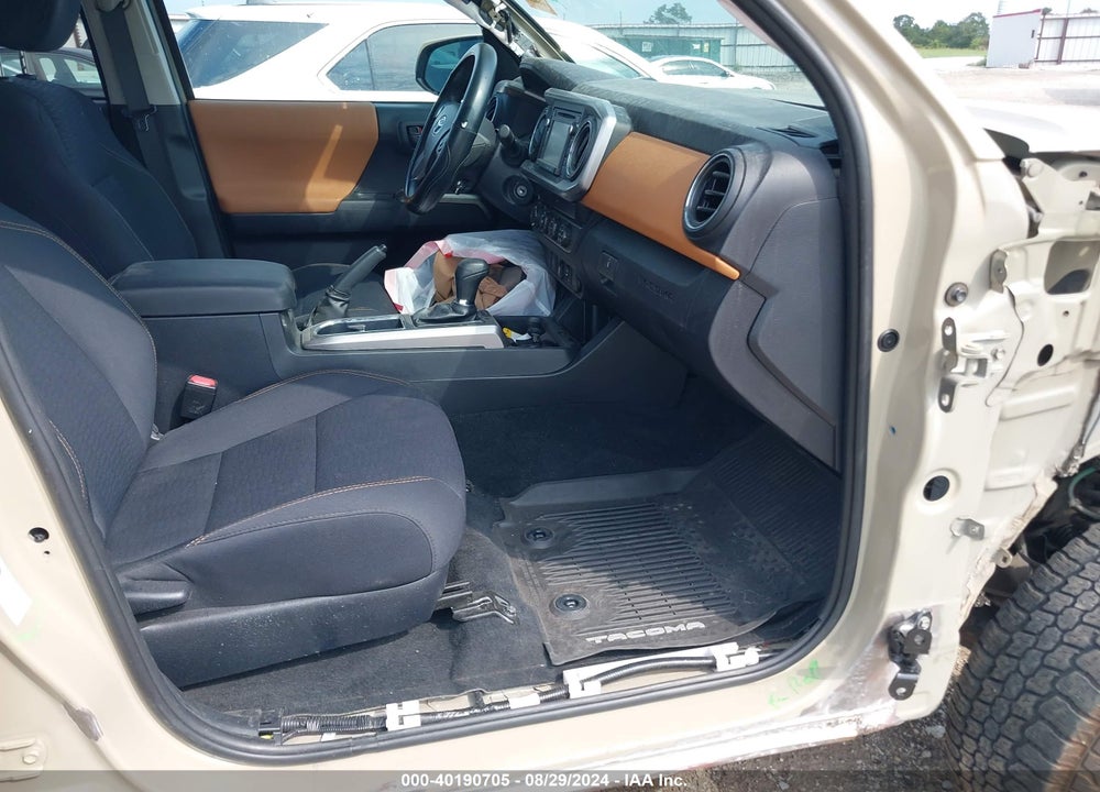 2019 TOYOTA TACOMA SR5 V6 VIN: 3TMCZ5AN1KM283194