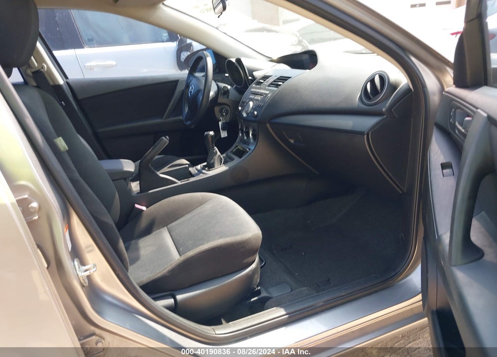 2011 MAZDA 3 I SPORT VIN: JM1BL1UF4B1360745
