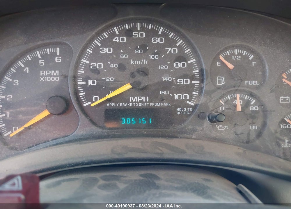 2001 GMC YUKON XL 1500 SLT VIN: 3GKFK16T21G226845