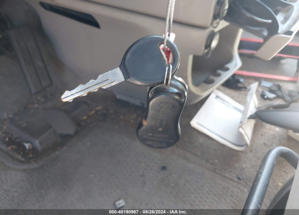 2002 DODGE GRAND CARAVAN VIN: 2B4GP34322R759724