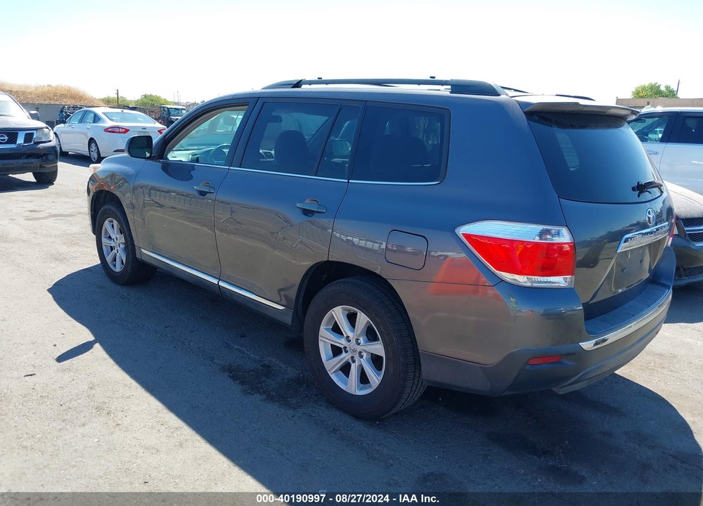 2013 TOYOTA HIGHLANDER BASE PLUS V6 VIN: 5TDZK3EHXDS098166