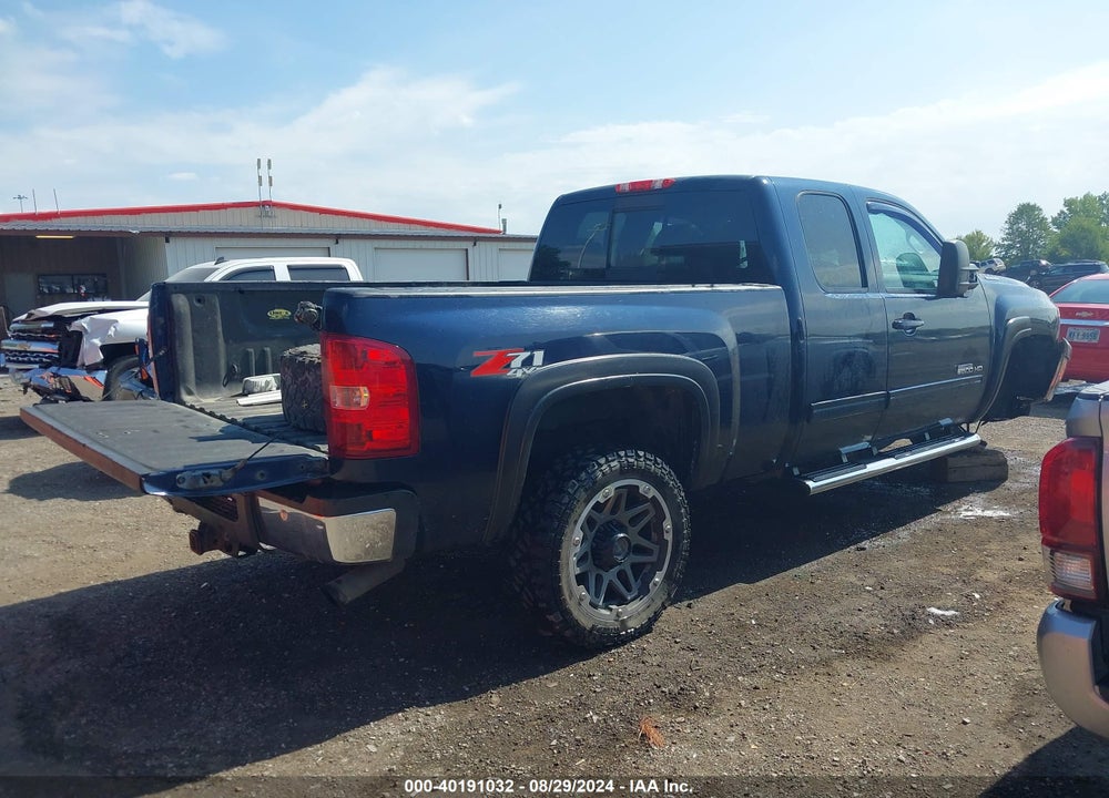 2011 CHEVROLET SILVERADO 2500HD LTZ VIN: 1GC2KYCG5BZ405859
