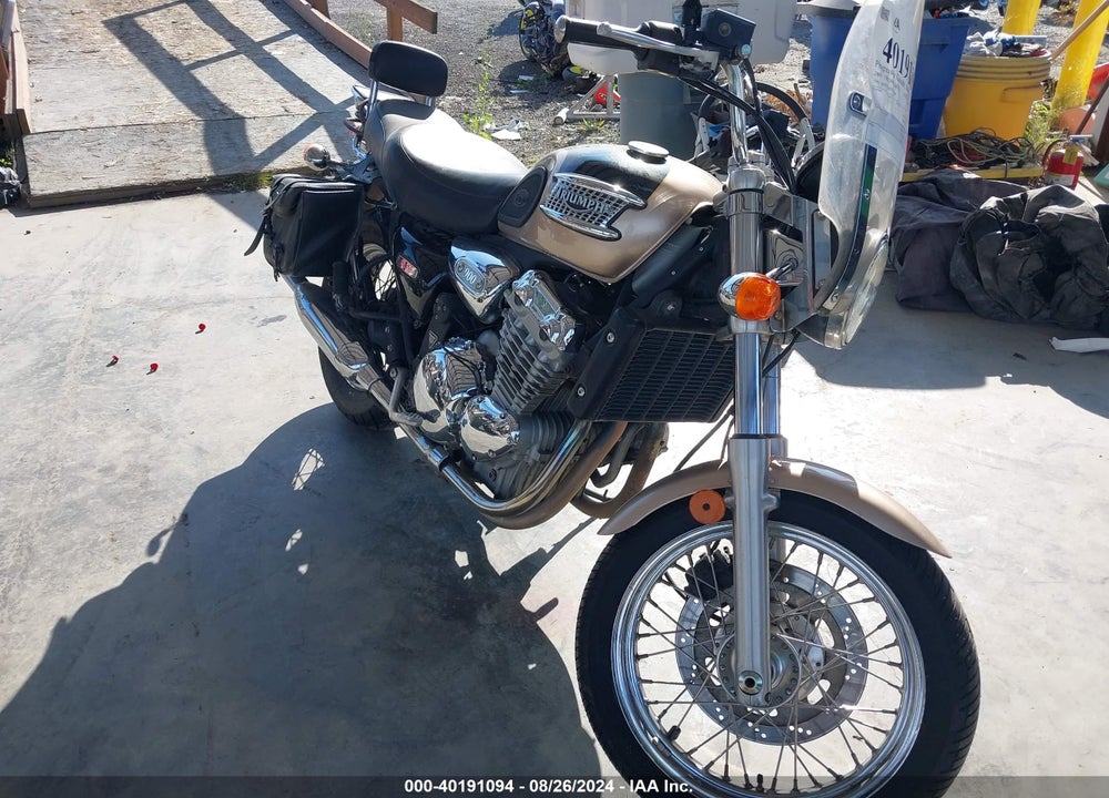 2000 TRIUMPH MOTORCYCLE THUNDERBIRD VIN: SMT395DJ5YJ101366