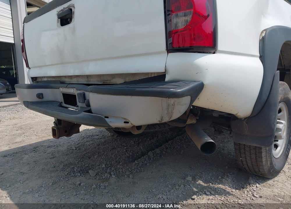 2005 CHEVROLET SILVERADO 2500HD WORK TRUCK VIN: 1GCHC23U95F810705