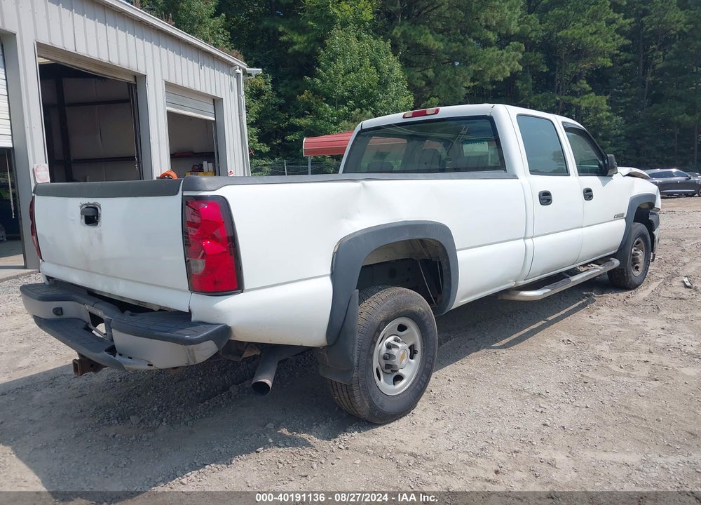 2005 CHEVROLET SILVERADO 2500HD WORK TRUCK VIN: 1GCHC23U95F810705