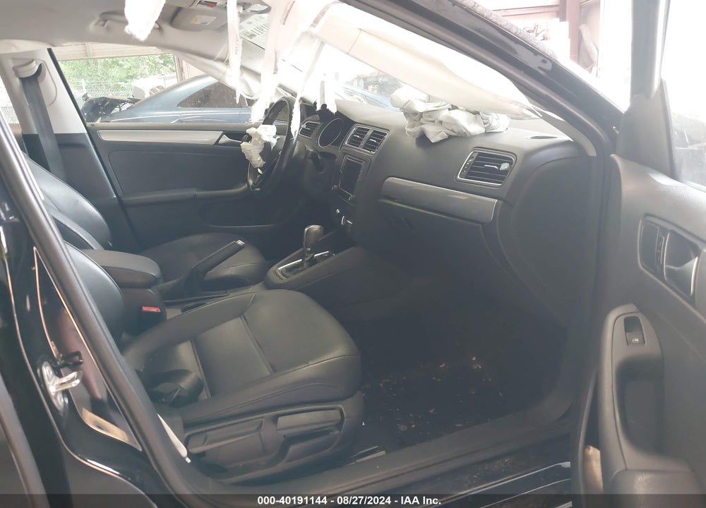 2017 VOLKSWAGEN JETTA 1.4T SE VIN: 3VWDB7AJ7HM386403
