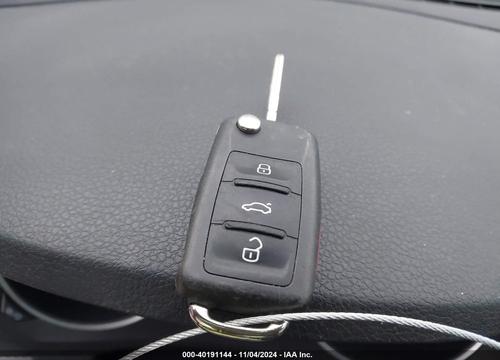 2017 VOLKSWAGEN JETTA 1.4T SE VIN: 3VWDB7AJ7HM386403
