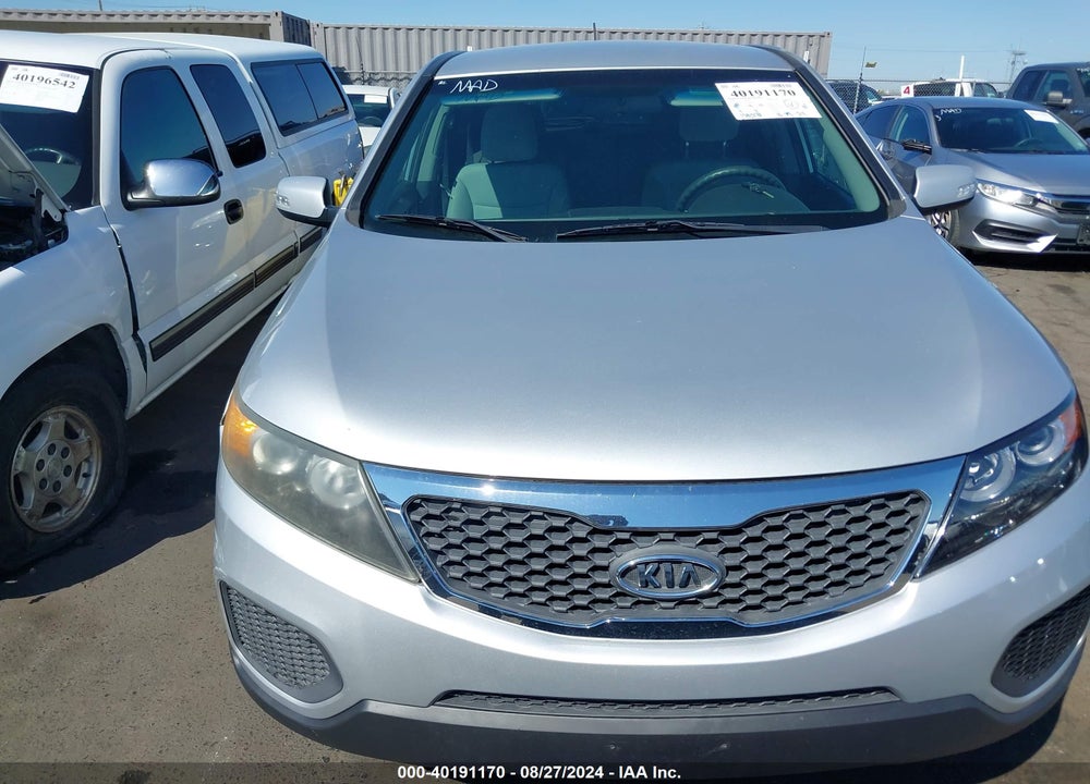 2011 KIA SORENTO LX VIN: 5XYKT3A12BG006906