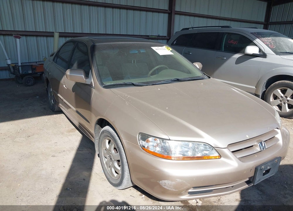 2001 HONDA ACCORD 2.3 EX VIN: JHMCG56641C026777