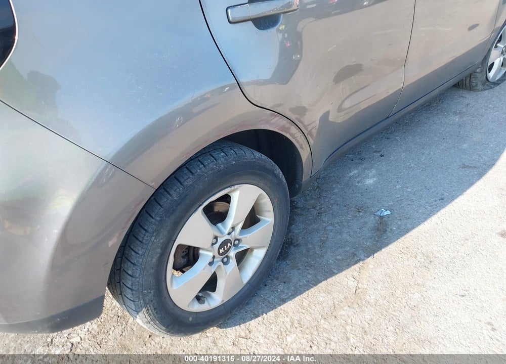 2018 KIA SOUL VIN: KNDJN2A22J7621735