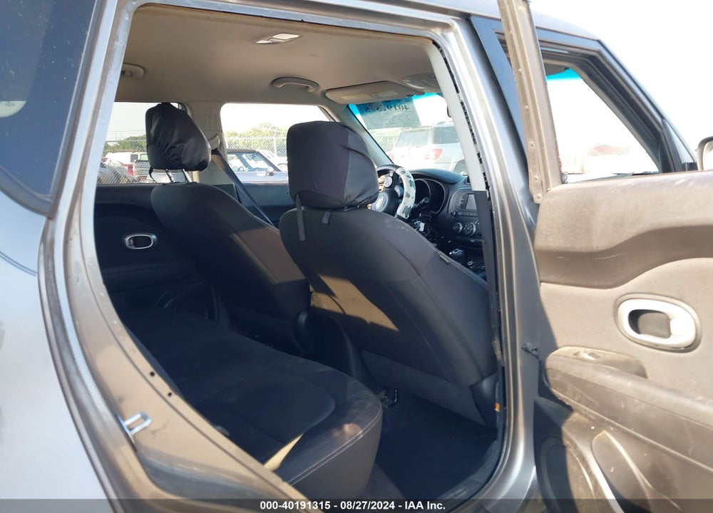 2018 KIA SOUL VIN: KNDJN2A22J7621735