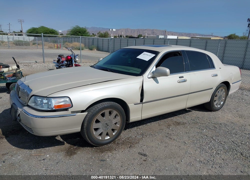 2003 LINCOLN TOWN CAR CARTIER VIN: 1LNHM83W83Y655918