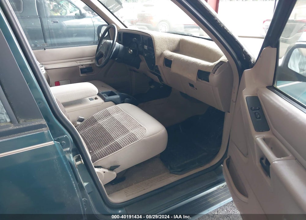 1992 FORD EXPLORER VIN: 1FMDU34X5NUD69642