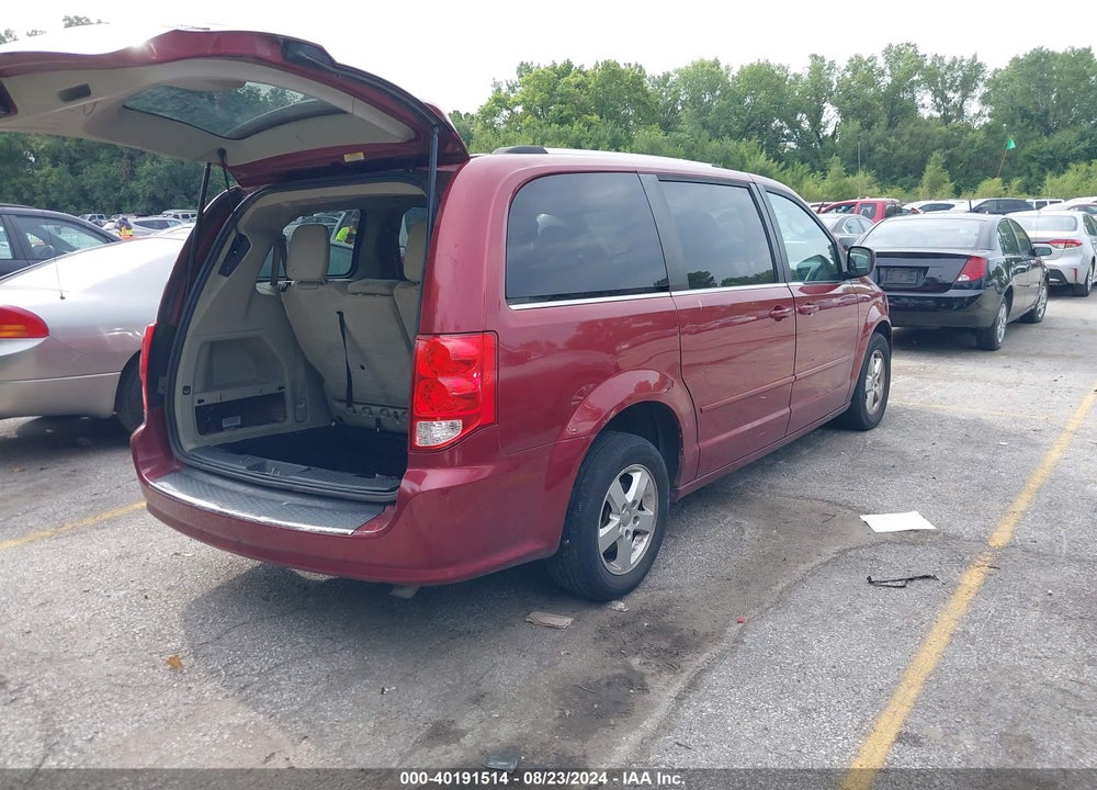 2011 DODGE GRAND CARAVAN CREW VIN: 2D4RN5DG8BR672011