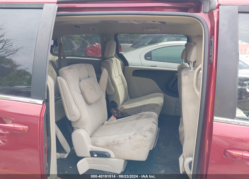 2011 DODGE GRAND CARAVAN CREW VIN: 2D4RN5DG8BR672011