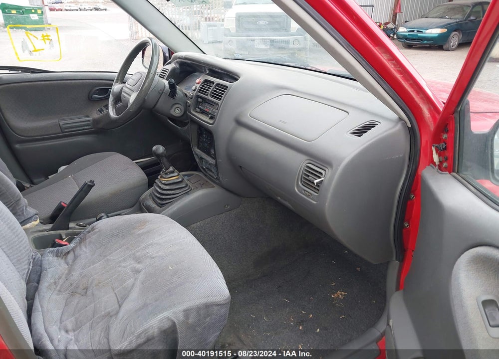 1999 CHEVROLET TRACKER VIN: 2CNBJ13C4X6902214
