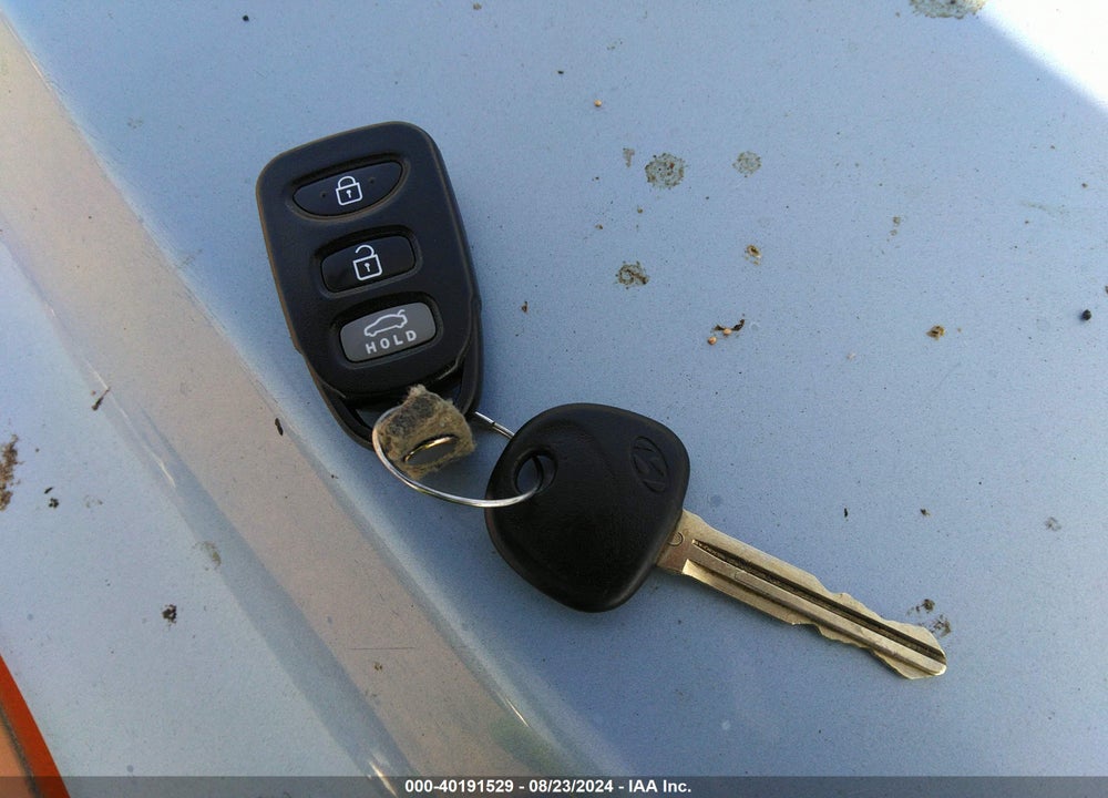 2013 HYUNDAI ELANTRA GLS VIN: KMHDH4AE4DU557645