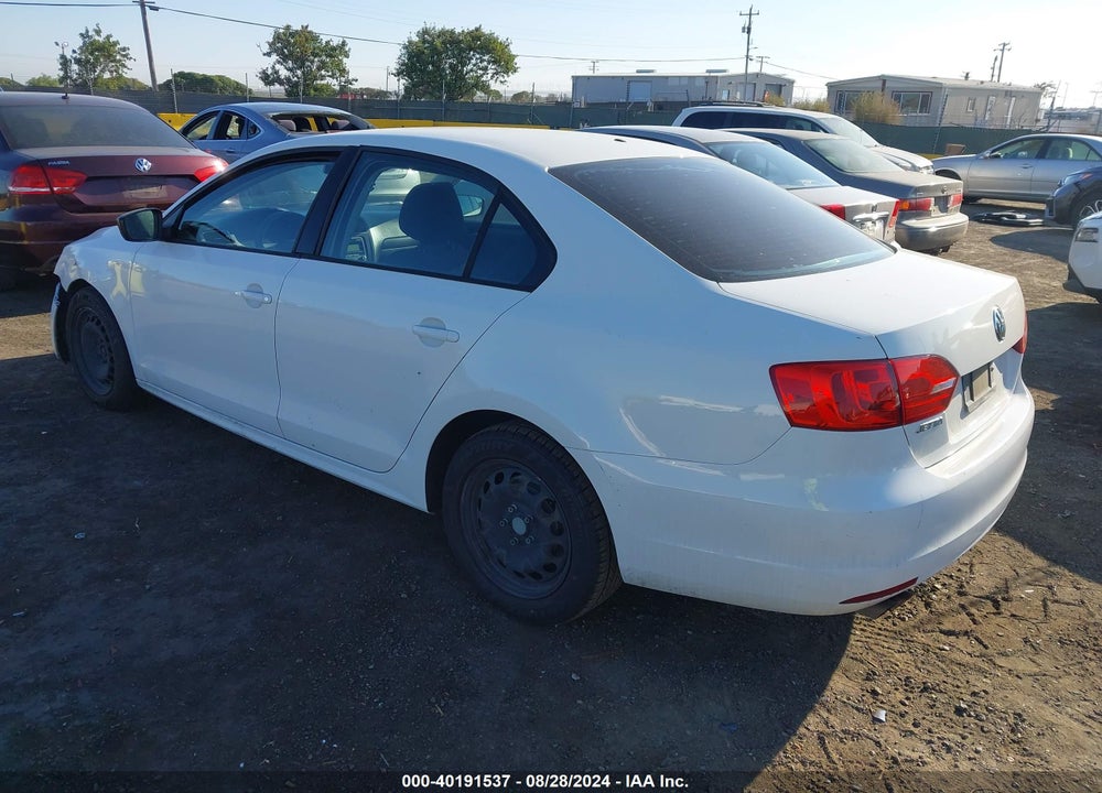 2011 VOLKSWAGEN JETTA 2.0L S VIN: 3VW2K7AJ4BM117578