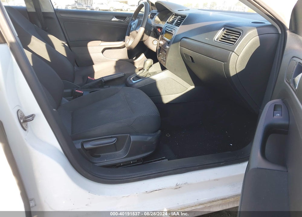 2011 VOLKSWAGEN JETTA 2.0L S VIN: 3VW2K7AJ4BM117578