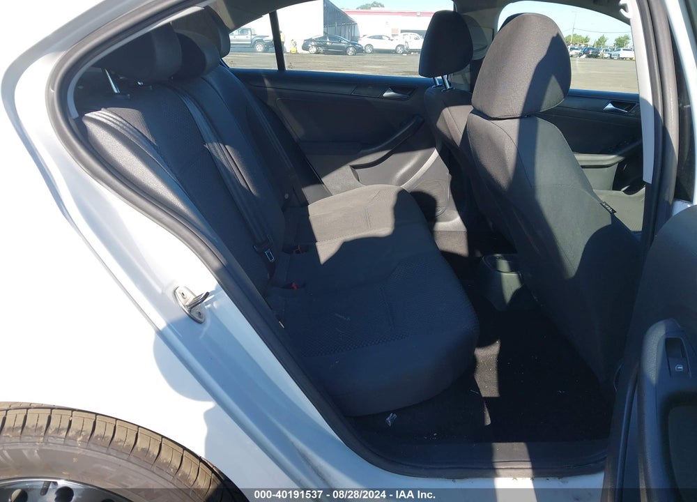 2011 VOLKSWAGEN JETTA 2.0L S VIN: 3VW2K7AJ4BM117578