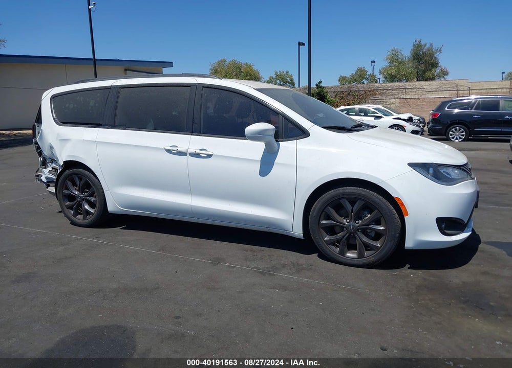 2020 CHRYSLER PACIFICA TOURING L PLUS VIN: 2C4RC1EG6LR286442