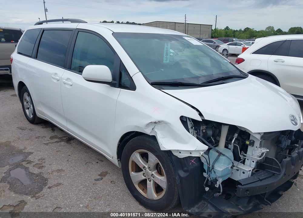 2015 TOYOTA SIENNA LE 8 PASSENGER VIN: 5TDKK3DC8FS617595