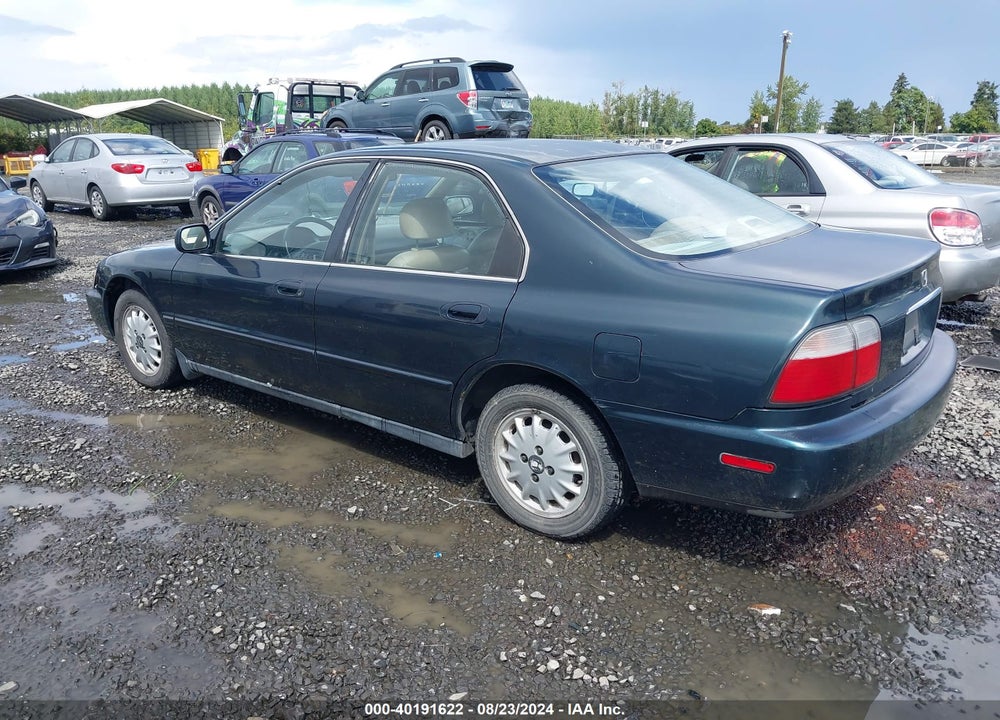 1997 HONDA ACCORD EX VIN: 1HGCD5668VA124899