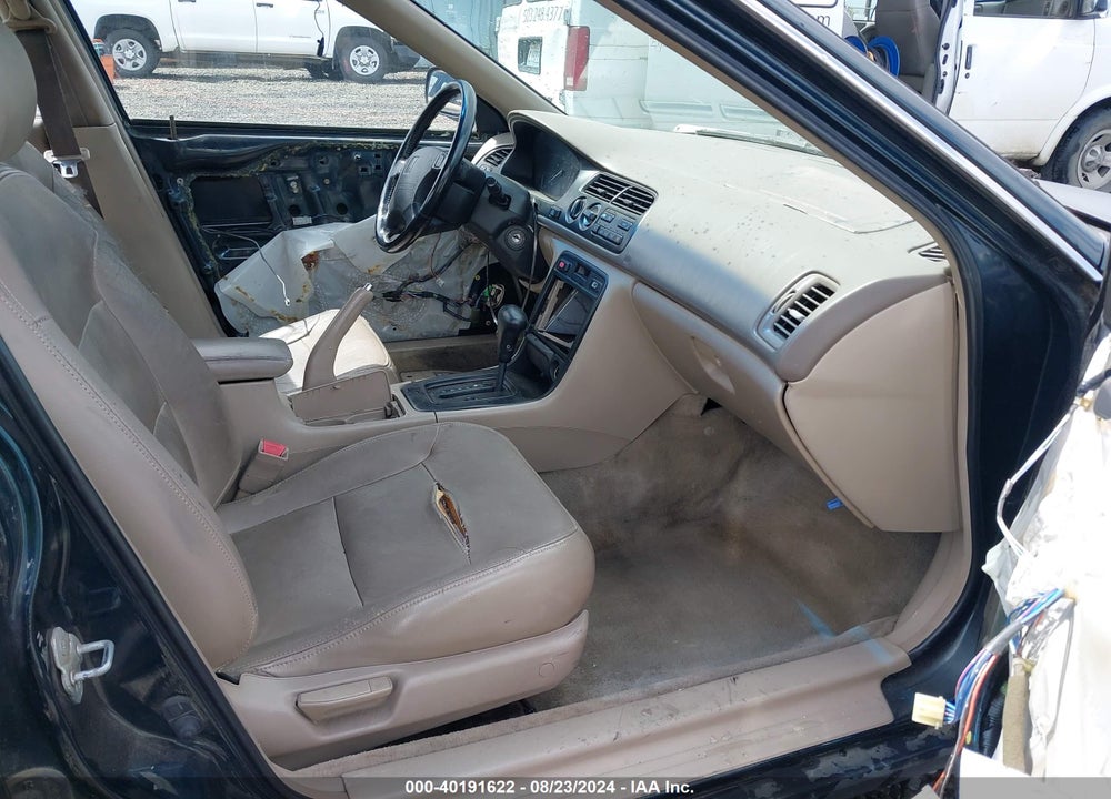 1997 HONDA ACCORD EX VIN: 1HGCD5668VA124899