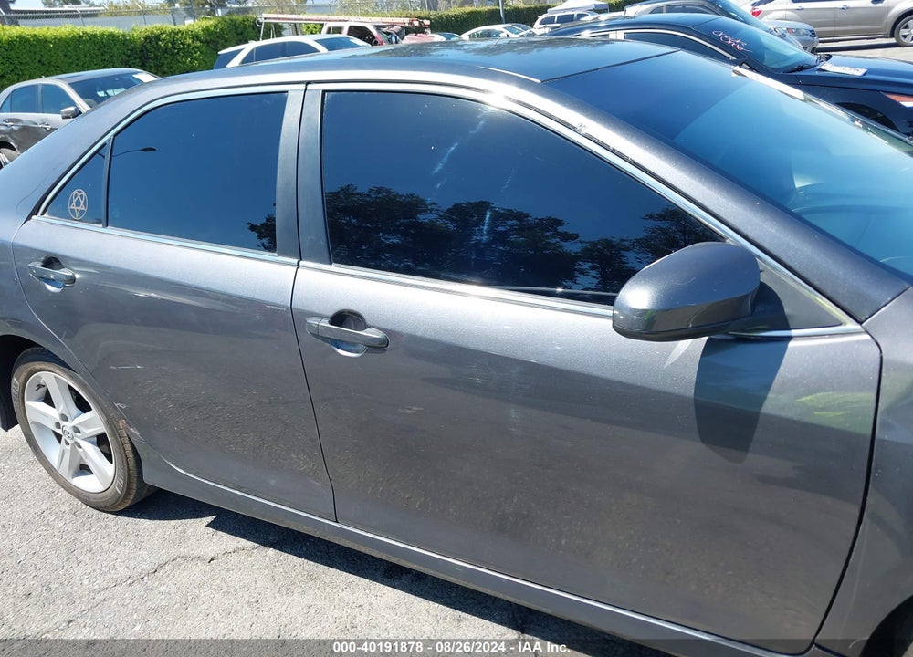 2014 TOYOTA CAMRY SE VIN: 4T1BF1FK5EU464421
