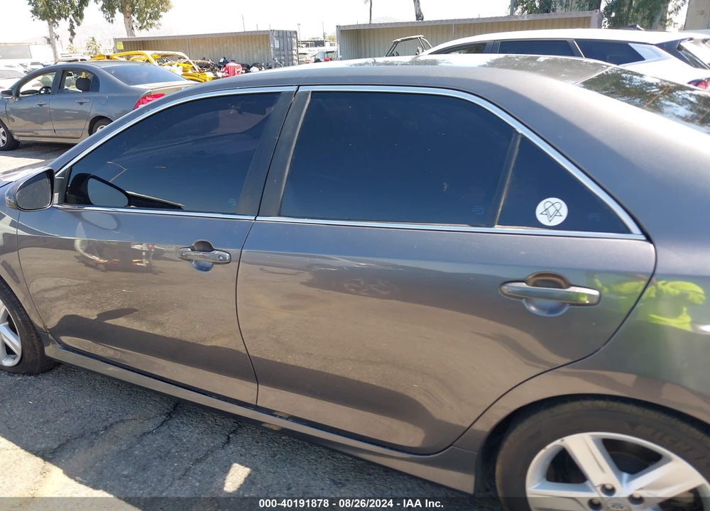 2014 TOYOTA CAMRY SE VIN: 4T1BF1FK5EU464421