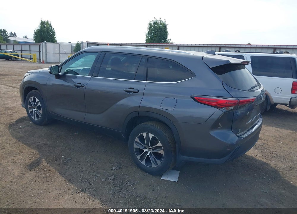 2021 TOYOTA HIGHLANDER XLE VIN: 5TDGZRBH6MS557784