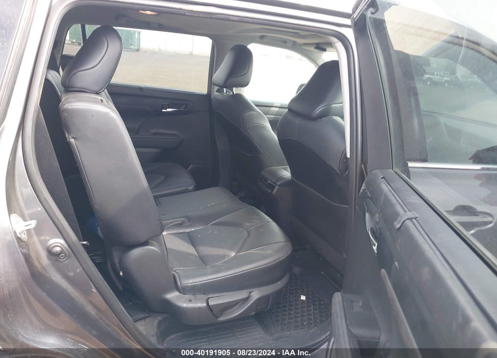 2021 TOYOTA HIGHLANDER XLE VIN: 5TDGZRBH6MS557784