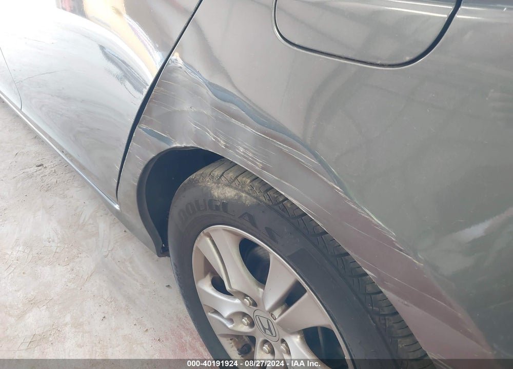 2011 HONDA ACCORD 2.4 LX-P VIN: 1HGCP2F49BA140108