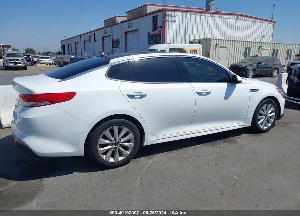 2017 KIA OPTIMA EX VIN: 5XXGU4L38HG172271