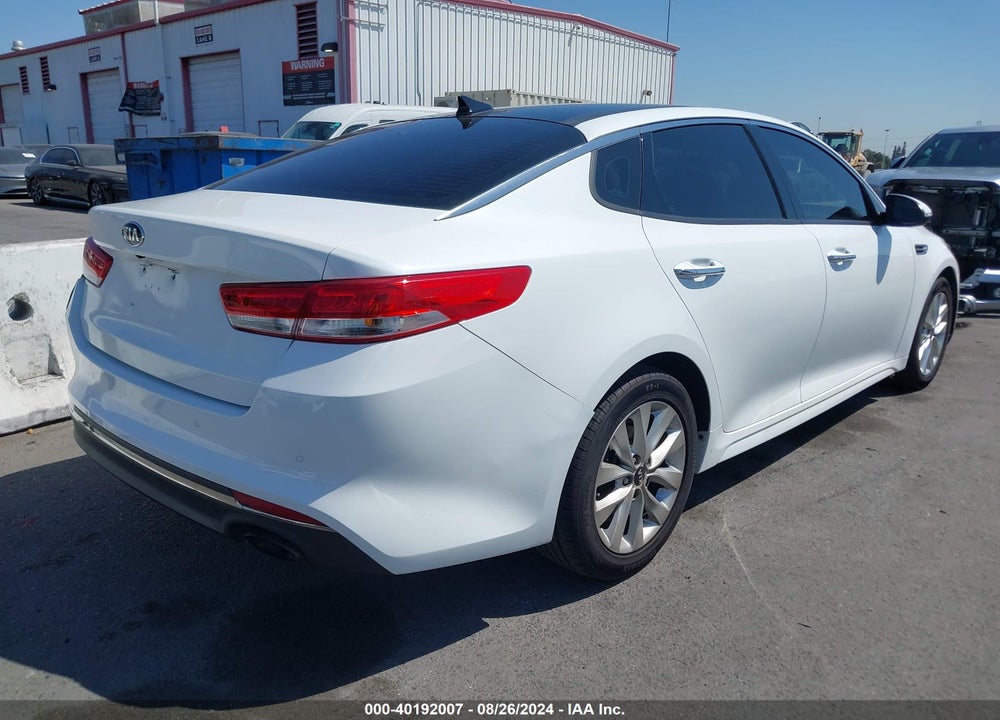2017 KIA OPTIMA EX VIN: 5XXGU4L38HG172271
