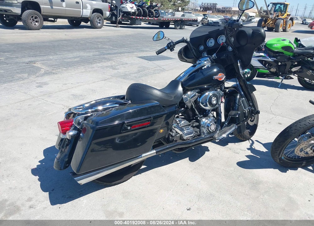2006 HARLEY-DAVIDSON FLHXI CALIFORNIA VIN: 1HD1KBW3X6Y672586