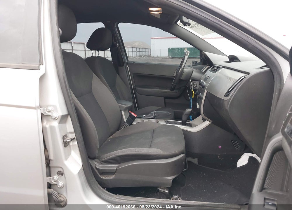 2010 FORD FOCUS VIN: 1FAHP3GN1AW114871