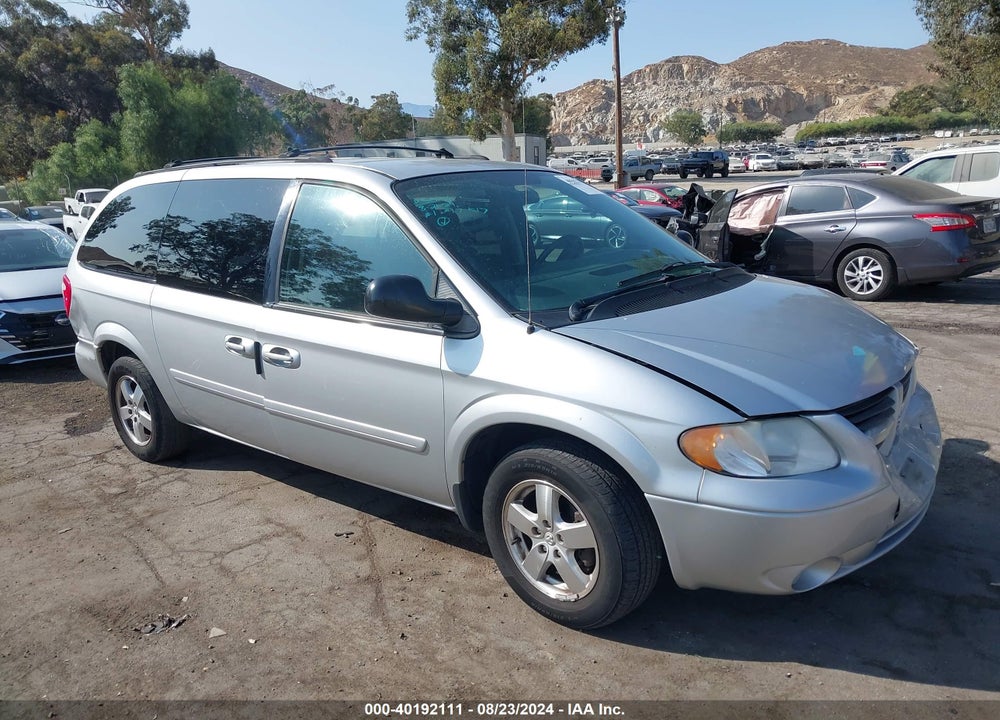 2005 DODGE GRAND CARAVAN SXT VIN: 2D4GP44LX5R290852
